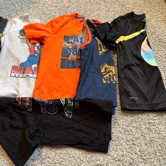 Size 4 Boys Shirt Bundle Lot Nike Batman Jurassic World Super Mario Cars Racing - Picture 3 of 9
